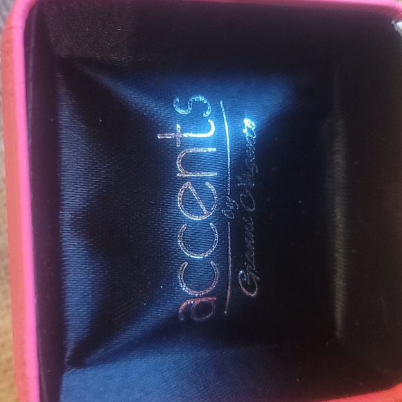 Diamond initial - Picture 4 of 5